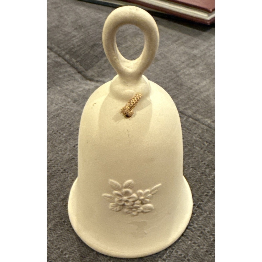 Vintage Cream Bell With Flowers - 5" X 2 3/4" X 2 3/4"